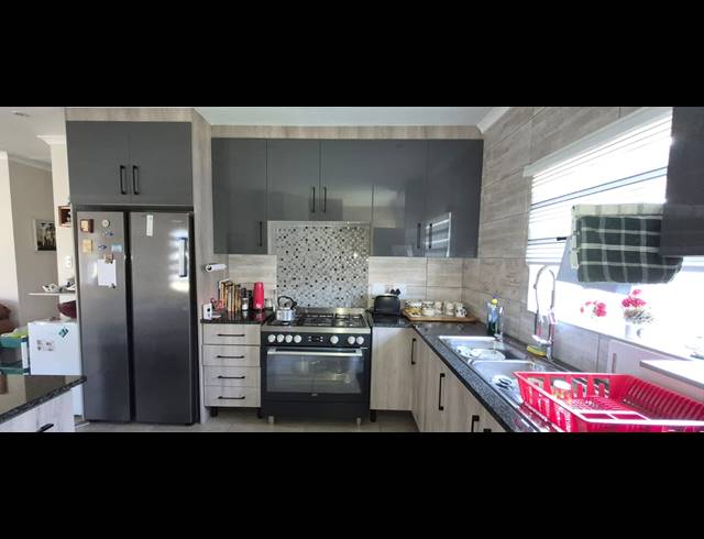 3 BEDROOM GATED ESTATE FOR SALE IN HEXRIVIER LIFESTYLE ESTATE